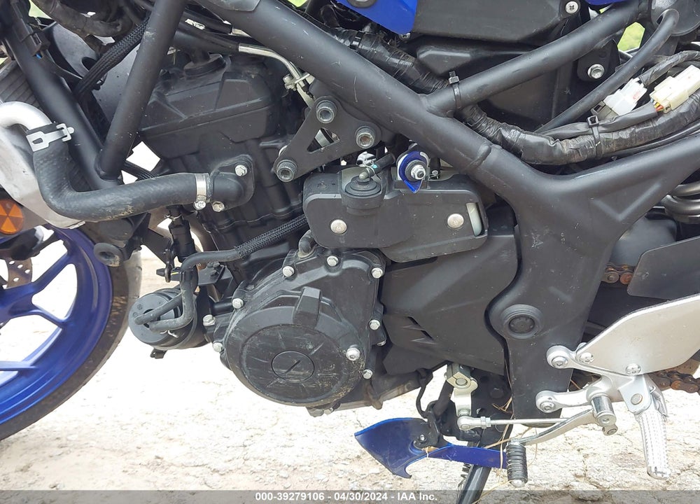 2021 YAMAHA YZFR3 A VIN: MH3RH18Y8MK006298