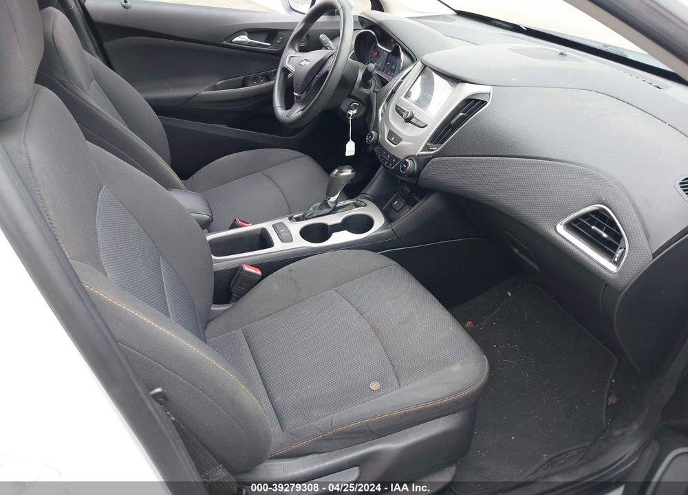 2018 CHEVROLET CRUZE VIN: 1G1BC5SM2J7181648