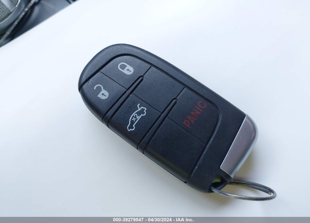 2019 CHRYSLER 300 300S VIN: 2C3CCABG2KH617973