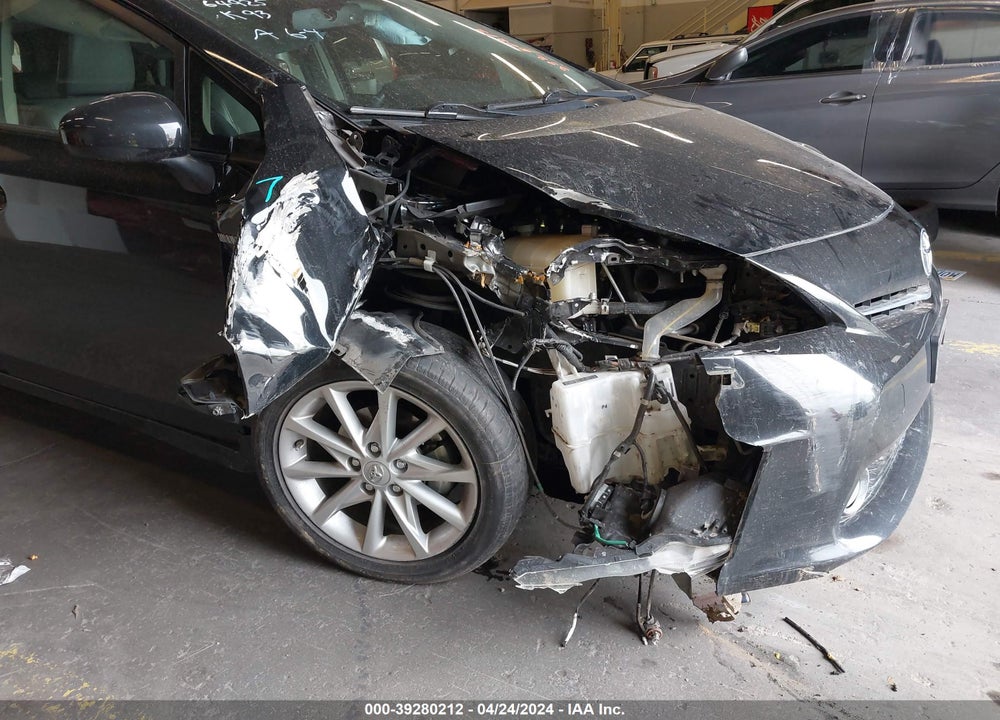 2014 TOYOTA PRIUS V FIVE VIN: JTDZN3EU5EJ002186
