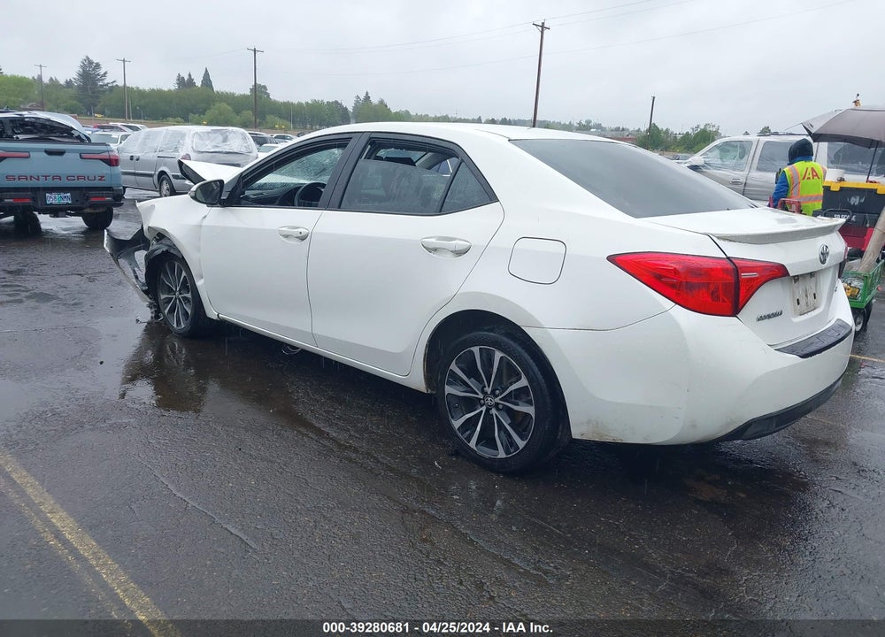 2018 TOYOTA COROLLA SE VIN: 5YFBURHE5JP795331