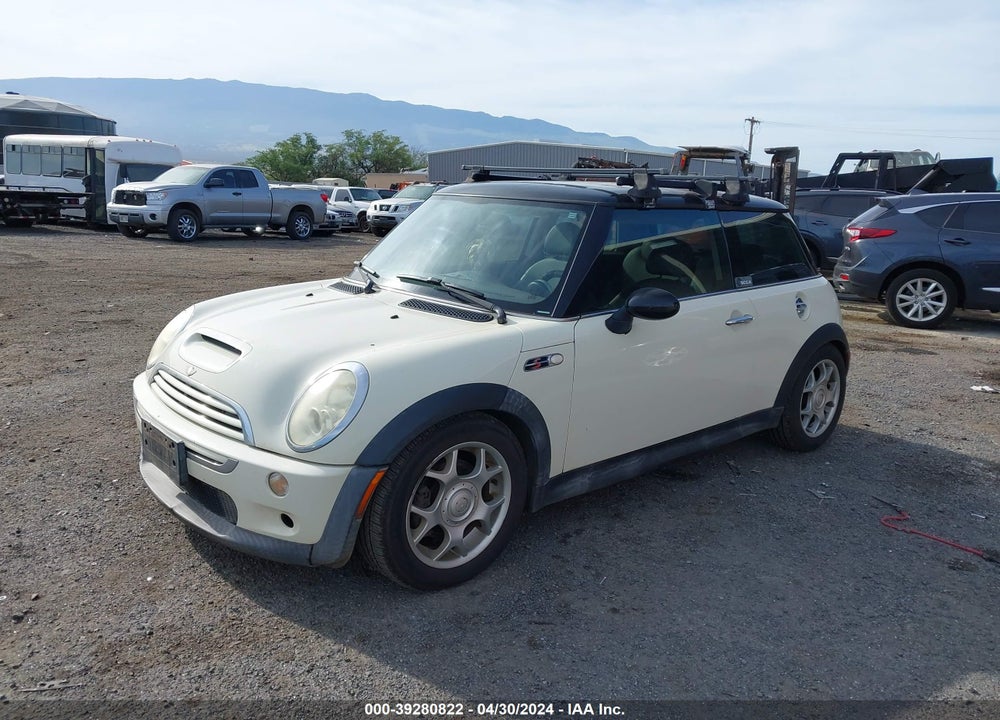 2005 MINI COOPER S VIN: WMWRE33515TL11294
