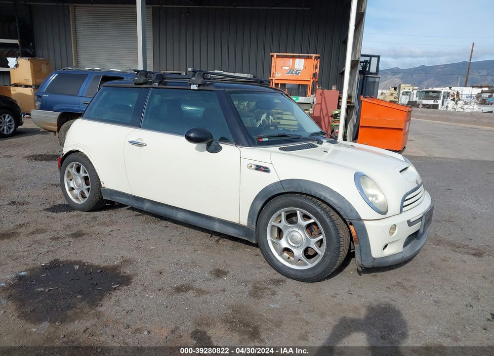 2005 MINI COOPER S VIN: WMWRE33515TL11294