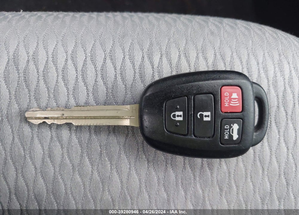 2016 TOYOTA COROLLA VIN: 5YFBURHE3GP518296