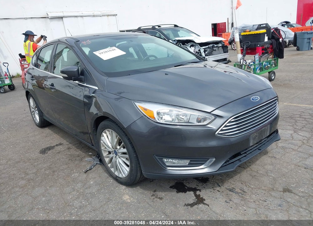 2017 FORD FOCUS TITANIUM VIN: 1FADP3N26HL349009