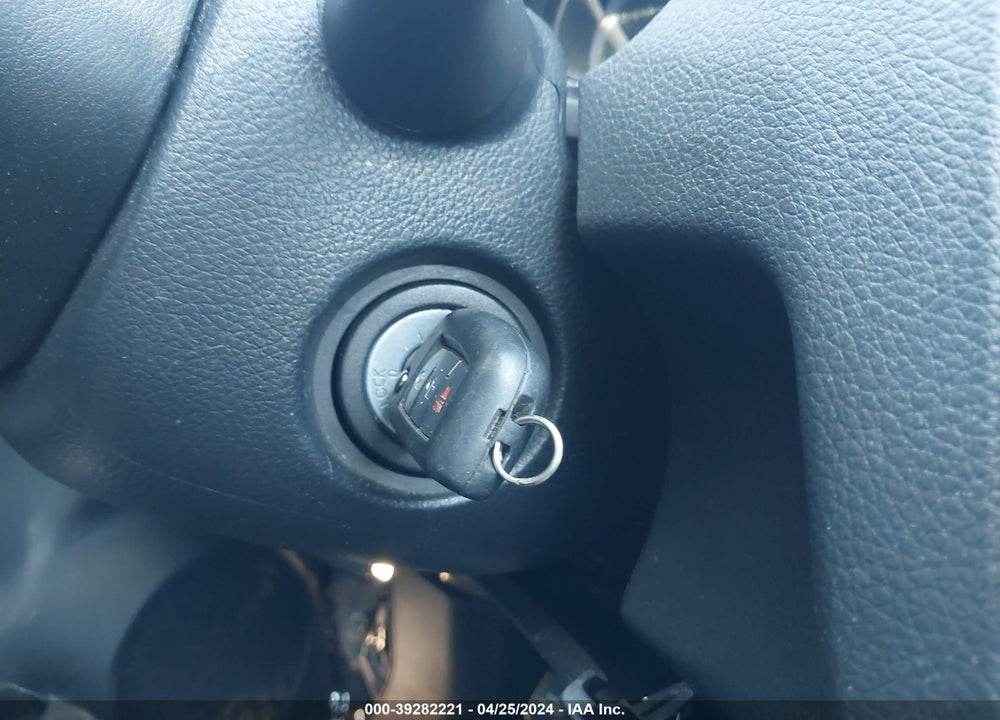 2018 NISSAN ROGUE S VIN: KNMAT2MT6JP587535