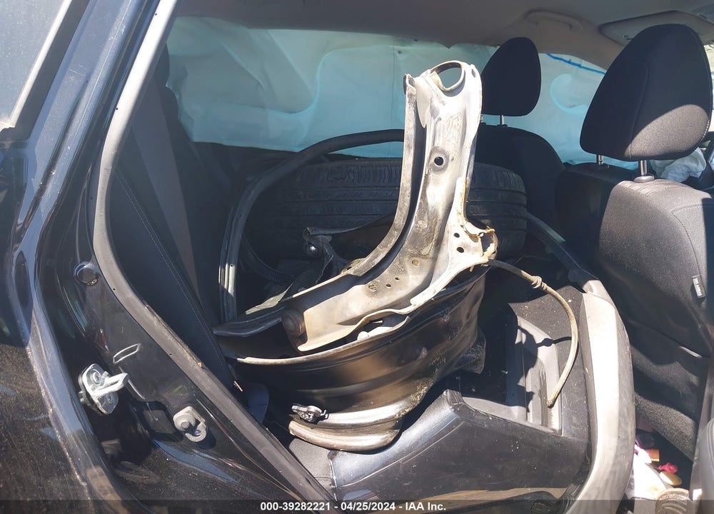 2018 NISSAN ROGUE S VIN: KNMAT2MT6JP587535