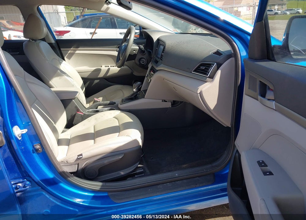 2017 HYUNDAI ELANTRA SE VIN: 5NPD74LF9HH101881