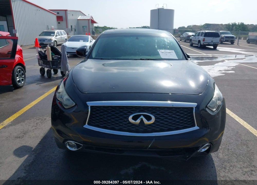 2017 INFINITI QX70 VIN: JN8CS1MU1HM141081