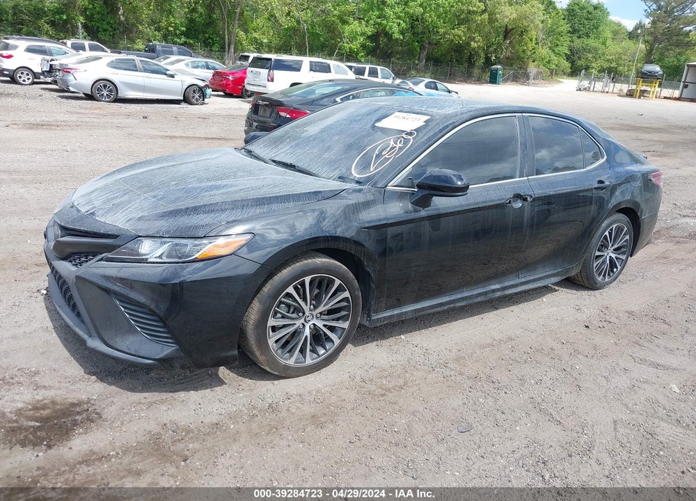 2018 TOYOTA CAMRY SE VIN: 4T1B11HK2JU532115