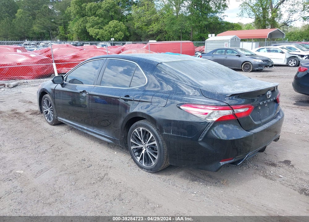 2018 TOYOTA CAMRY SE VIN: 4T1B11HK2JU532115
