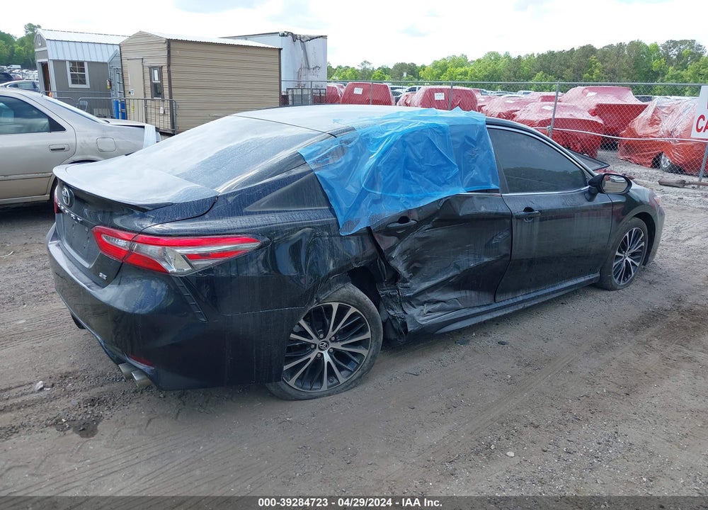 2018 TOYOTA CAMRY SE VIN: 4T1B11HK2JU532115