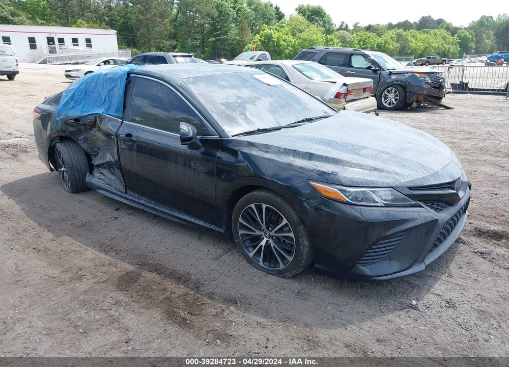 2018 TOYOTA CAMRY SE VIN: 4T1B11HK2JU532115