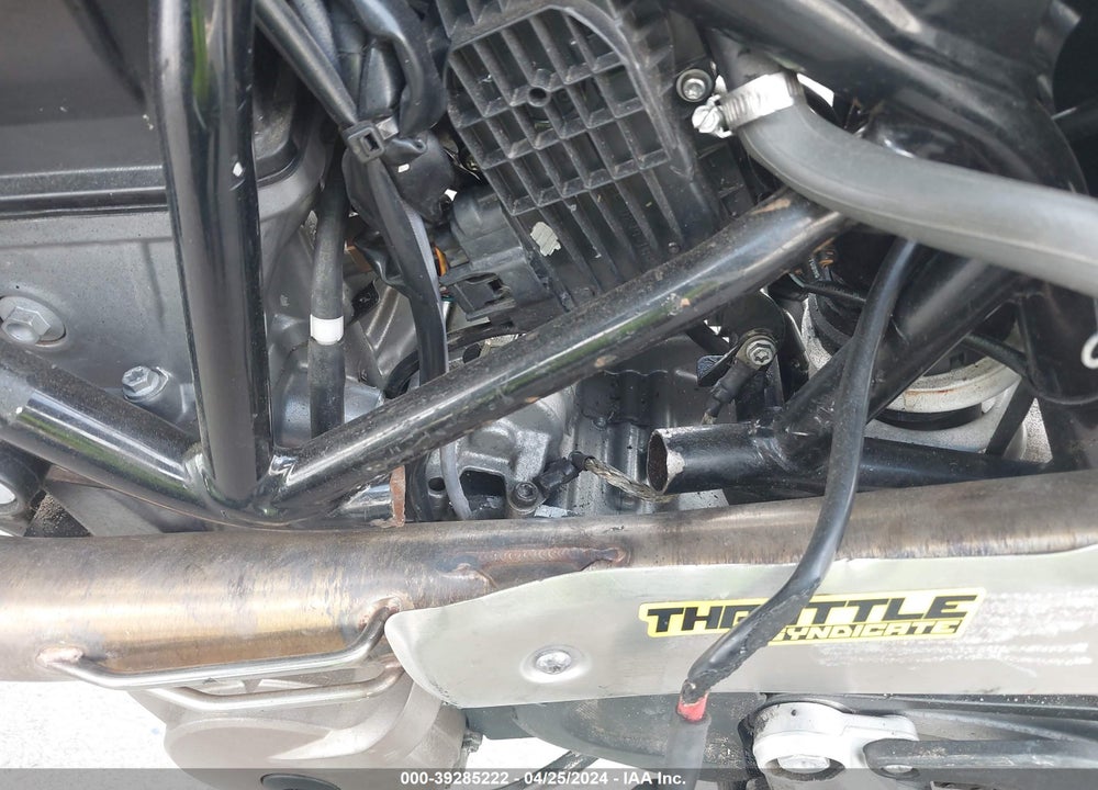 2021 HUSQVARNA SUPERMOTO 701 VIN: VBKUSV403MM710400