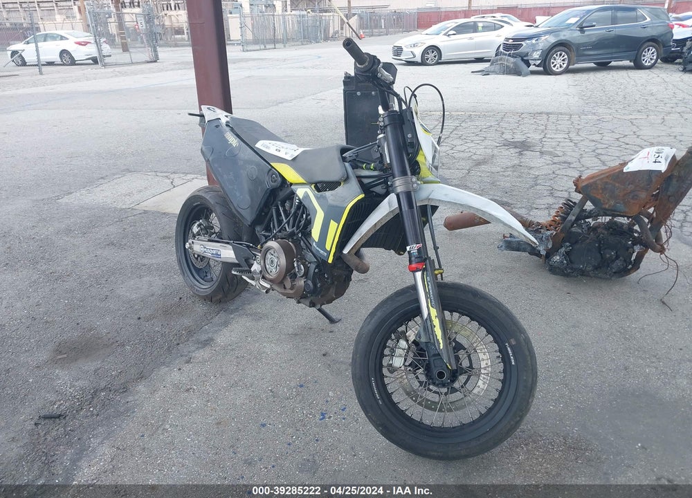 2021 HUSQVARNA SUPERMOTO 701 VIN: VBKUSV403MM710400