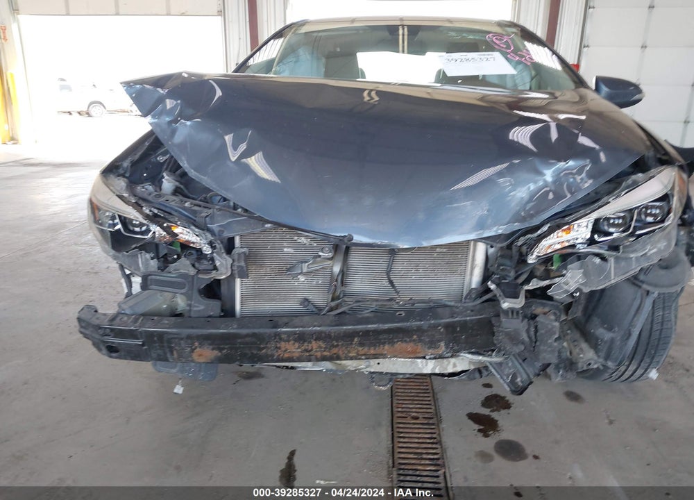 2017 TOYOTA COROLLA SE VIN: 5YFBURHEXHP648626