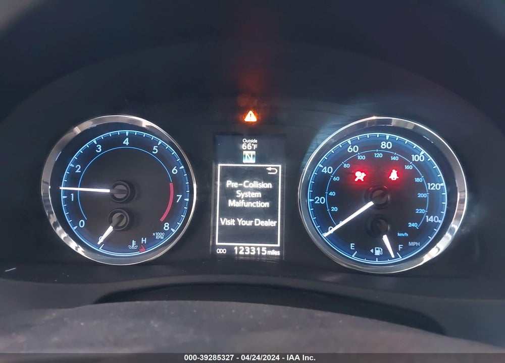 2017 TOYOTA COROLLA SE VIN: 5YFBURHEXHP648626