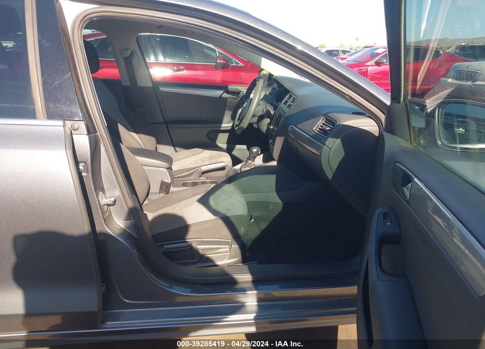2017 VOLKSWAGEN JETTA 1.4T S VIN: 3VW2B7AJ1HM210633