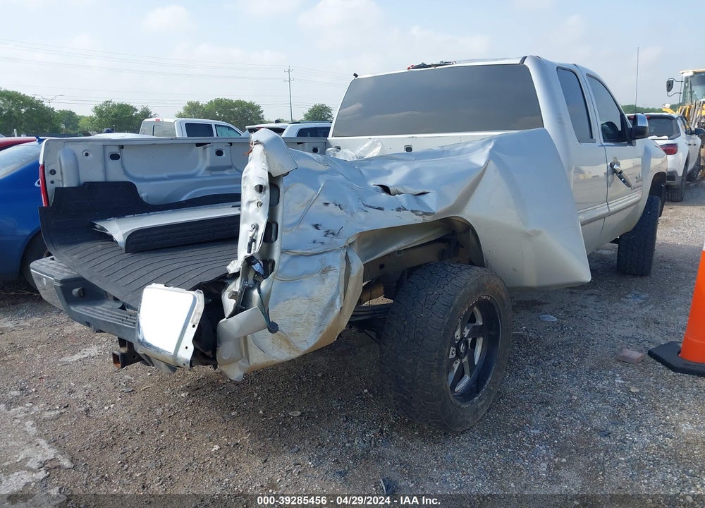 2011 CHEVROLET SILVERADO 1500 LT VIN: 1GCRCSE00BZ132368