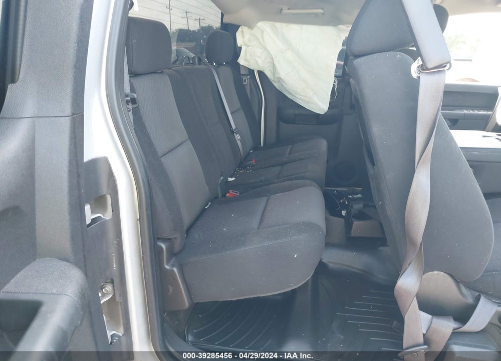 2011 CHEVROLET SILVERADO 1500 LT VIN: 1GCRCSE00BZ132368