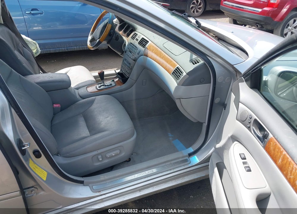 2005 LEXUS ES 330 VIN: JTHBA30G555127517