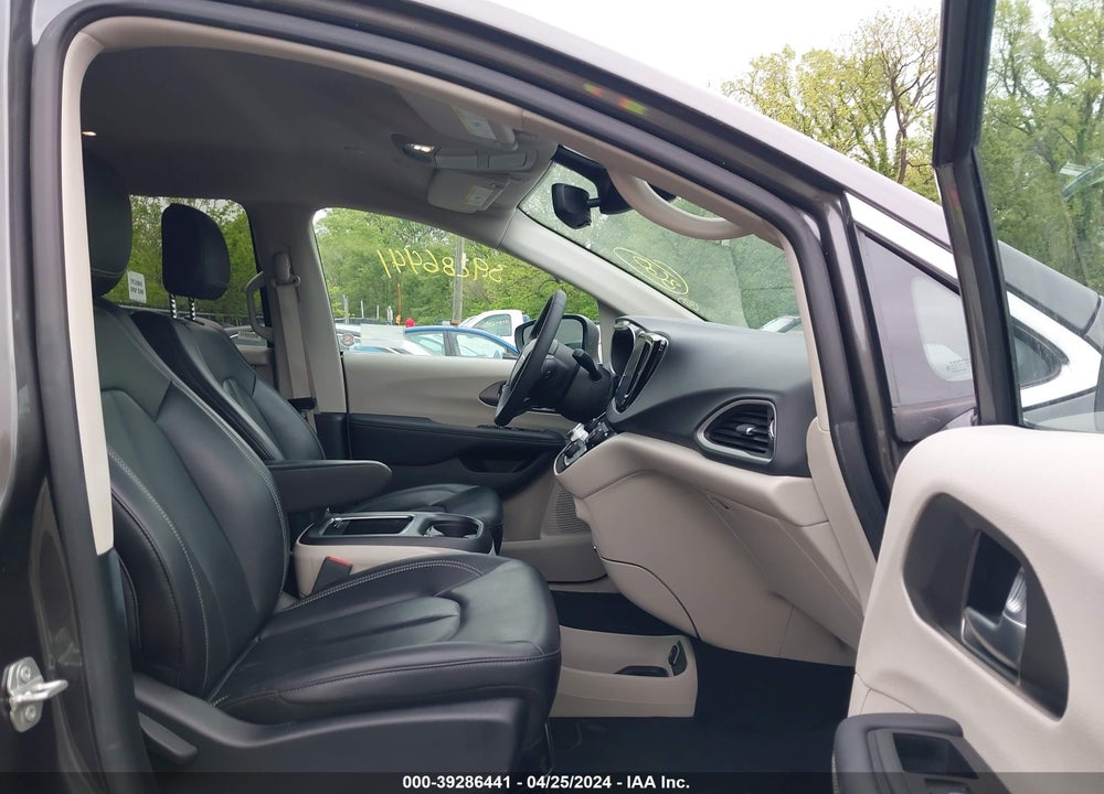 2023 CHRYSLER PACIFICA TOURING L VIN: 2C4RC1BG0PR612732