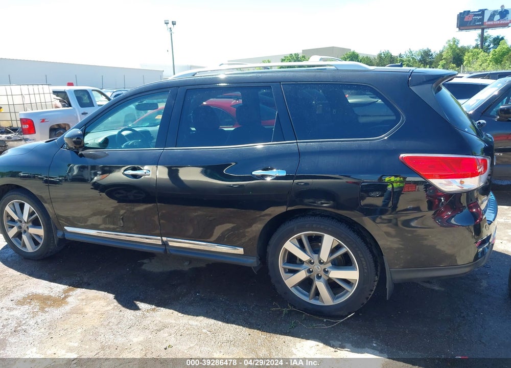 2015 NISSAN PATHFINDER PLATINUM VIN: 5N1AR2MN7FC701116