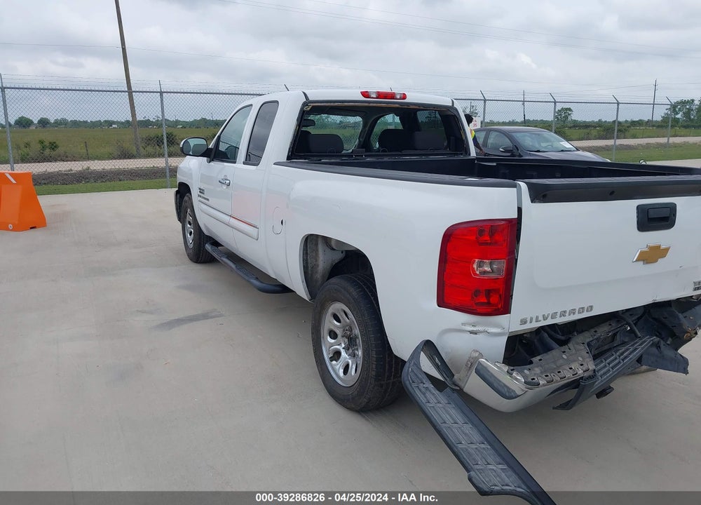 2013 CHEVROLET SILVERADO 1500 LT VIN: 1GCRCSE08DZ334524