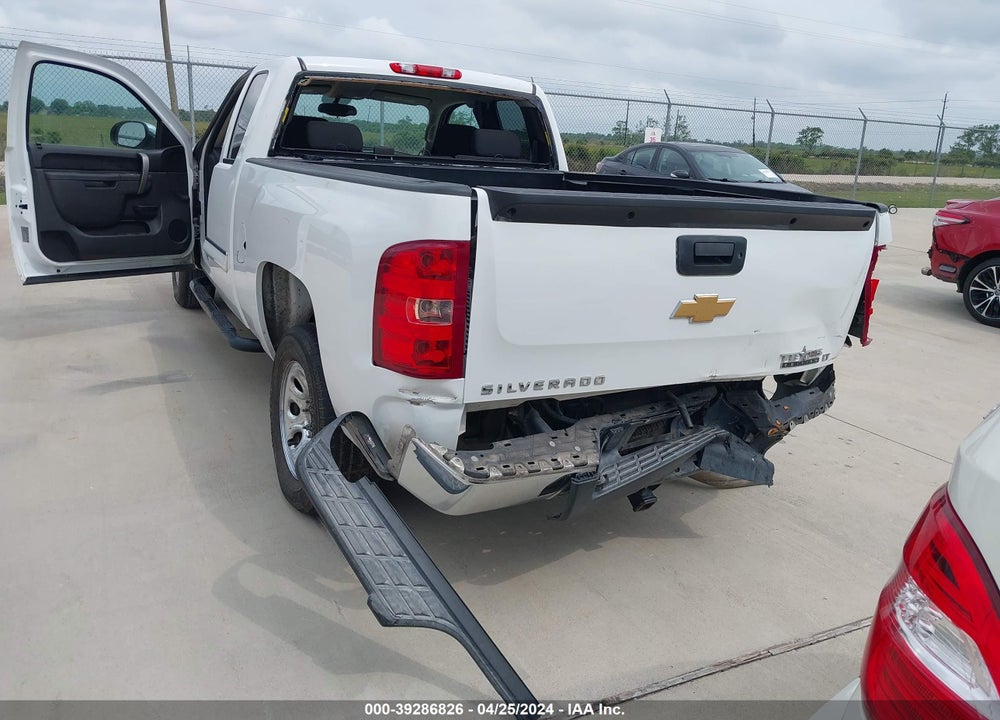 2013 CHEVROLET SILVERADO 1500 LT VIN: 1GCRCSE08DZ334524