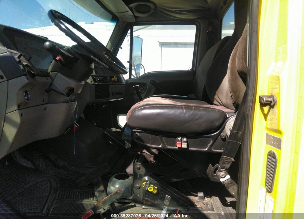 2002 STERLING TRUCK M6500 6500 VIN: 2FZAAHBV82AK05276