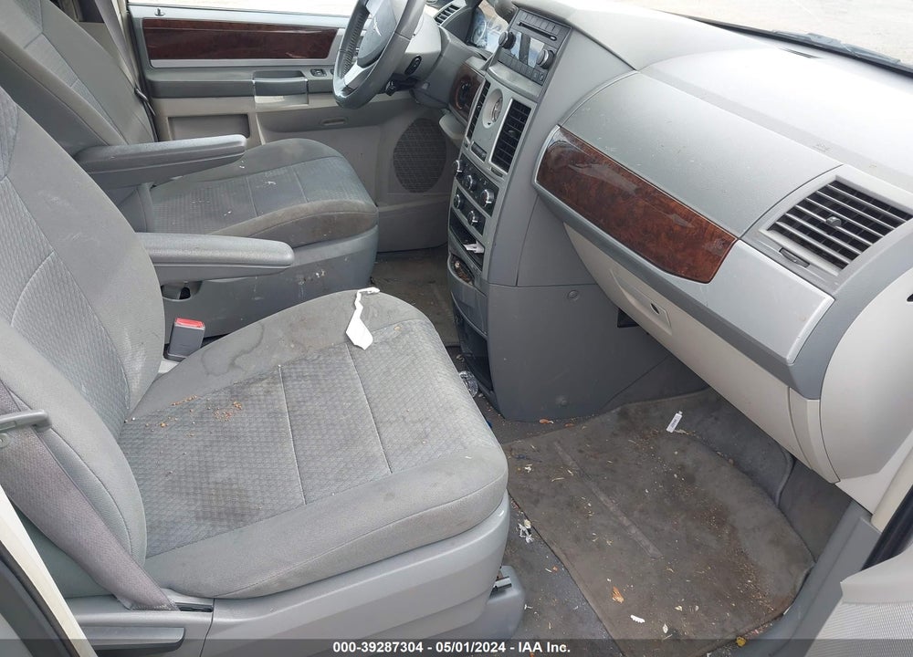 2010 CHRYSLER TOWN & COUNTRY TOURING VIN: 2A4RR5D18AR228892