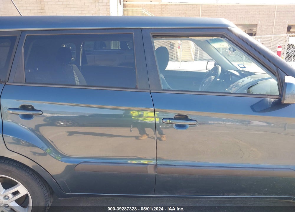 2011 KIA SOUL VIN: KNDJT2A26B7298930