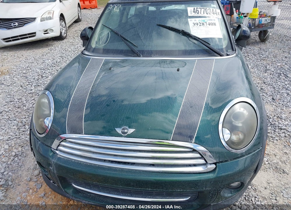 2011 MINI COOPER VIN: WMWSU3C53BT096047