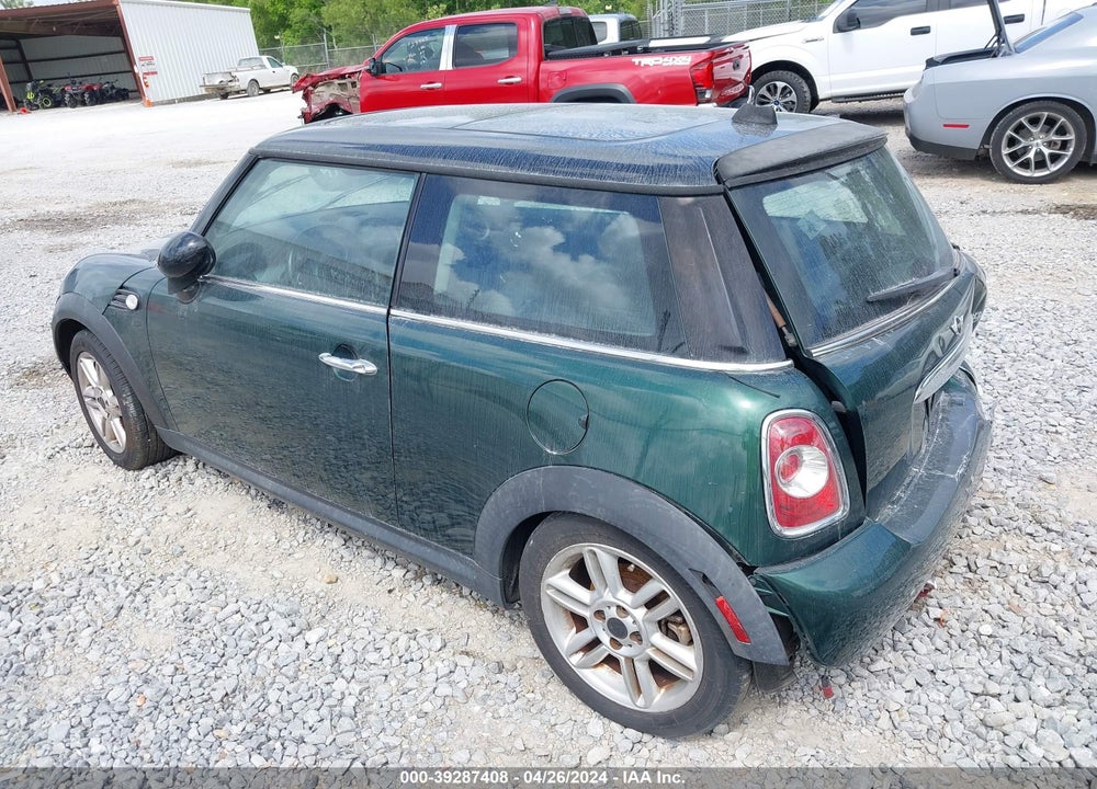 2011 MINI COOPER VIN: WMWSU3C53BT096047