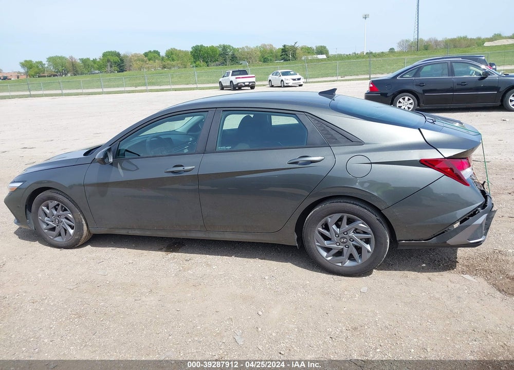 2024 HYUNDAI ELANTRA SEL VIN: KMHLM4DGXRU638094