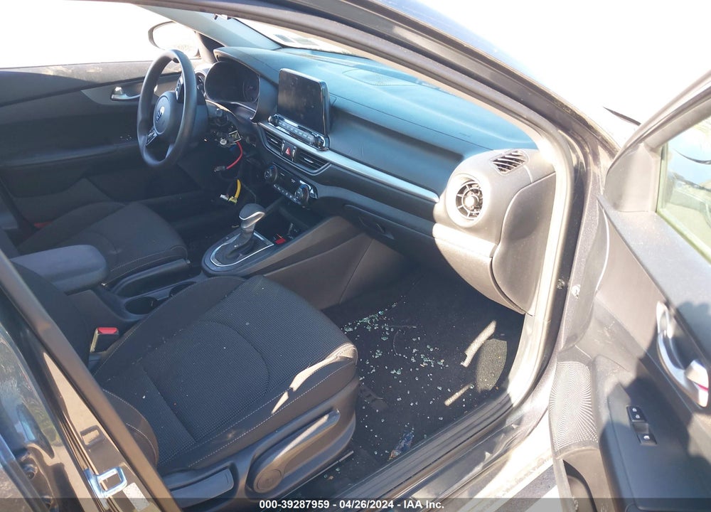 2019 KIA FORTE LXS VIN: 3KPF24ADXKE079619