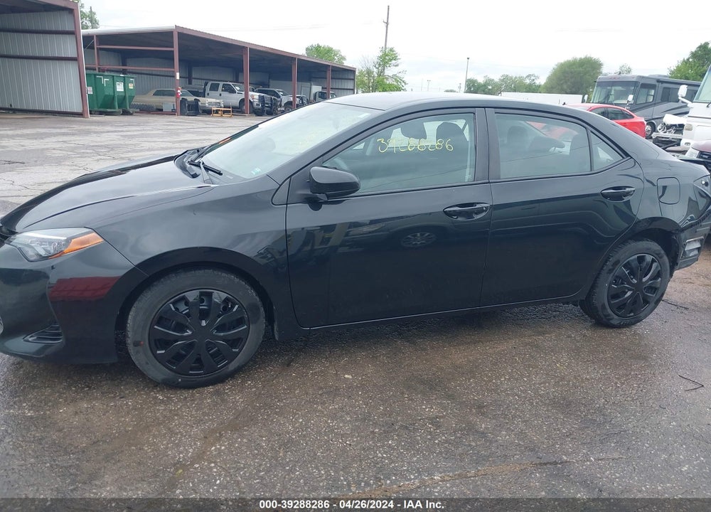 2017 TOYOTA COROLLA LE VIN: 2T1BURHE5HC929829