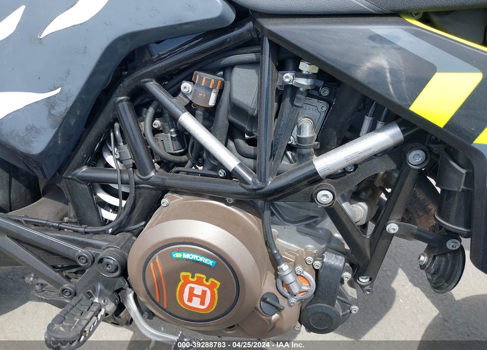2023 HUSQVARNA SUPERMOTO 701 VIN: VBKUSV406PM743539