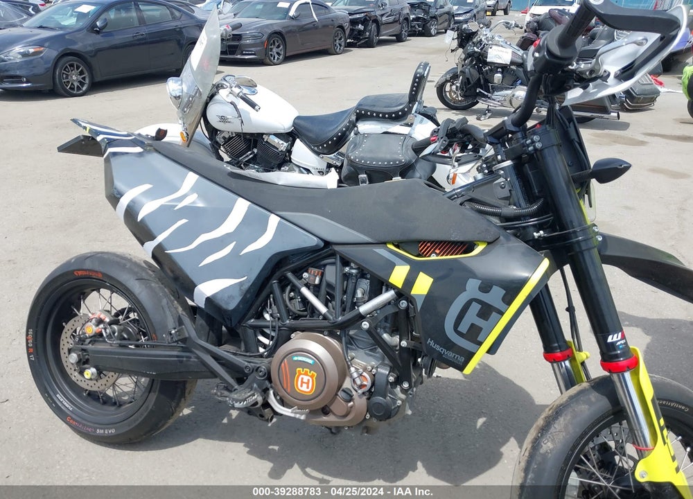 2023 HUSQVARNA SUPERMOTO 701 VIN: VBKUSV406PM743539