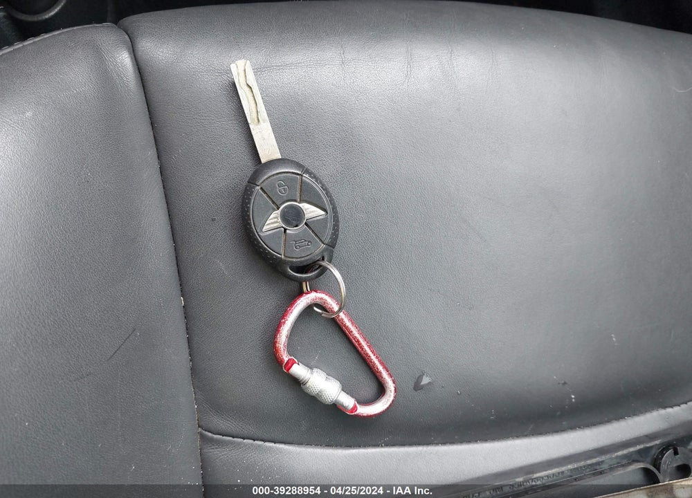 2005 MINI COOPER VIN: WMWRC33415TJ65427