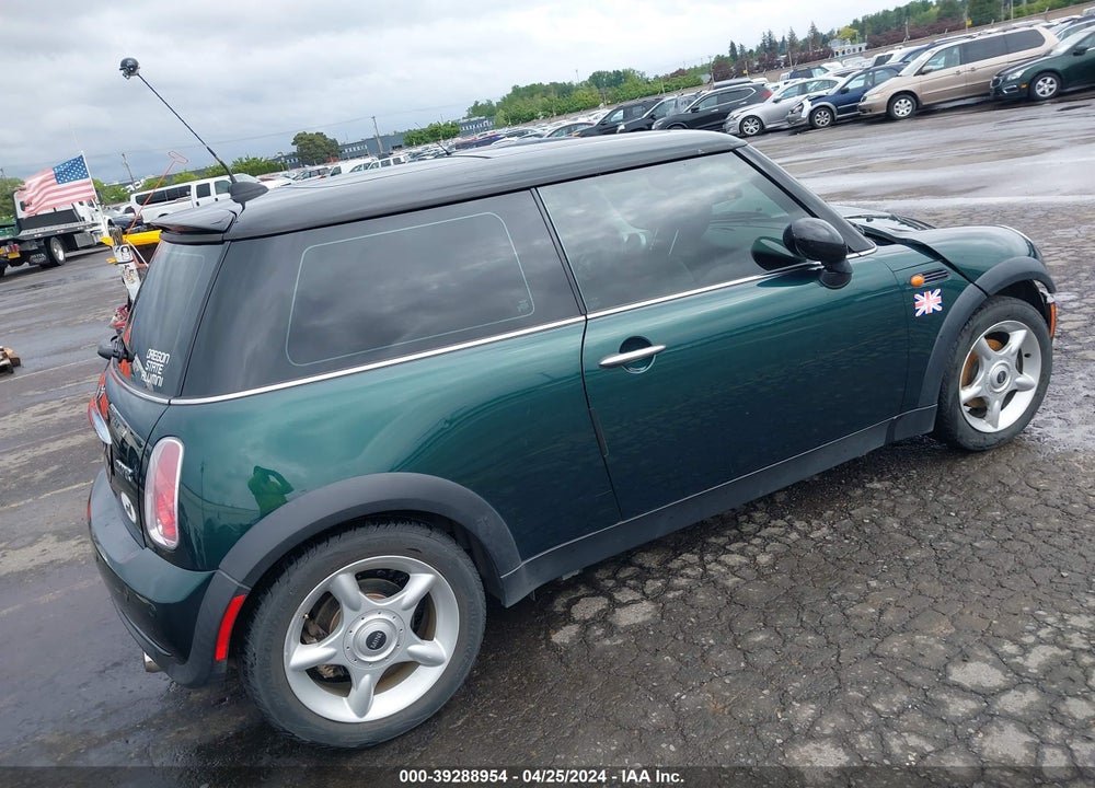 2005 MINI COOPER VIN: WMWRC33415TJ65427