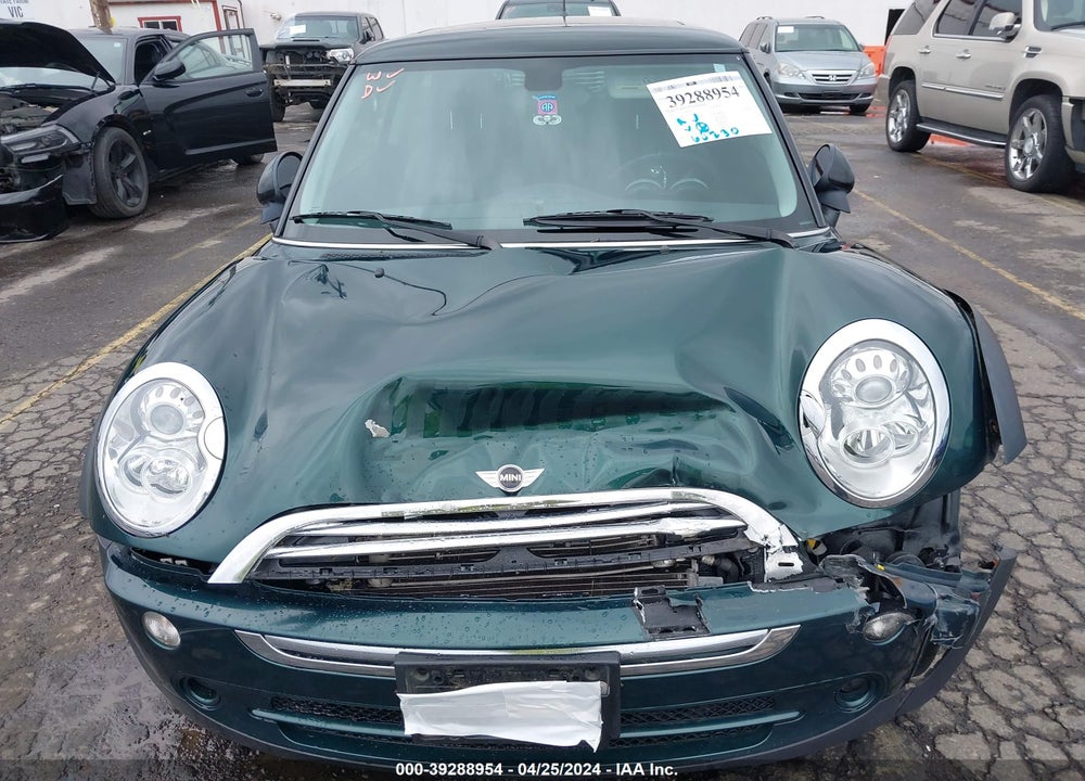 2005 MINI COOPER VIN: WMWRC33415TJ65427