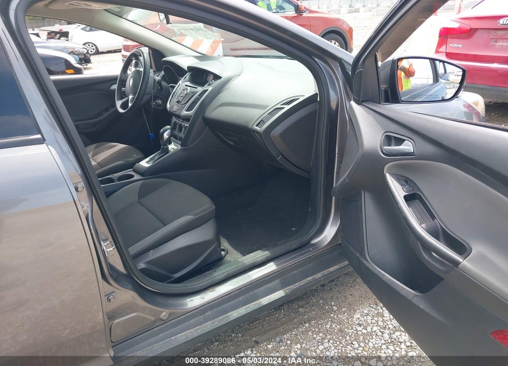 2014 FORD FOCUS SE VIN: 1FADP3K2XEL387732
