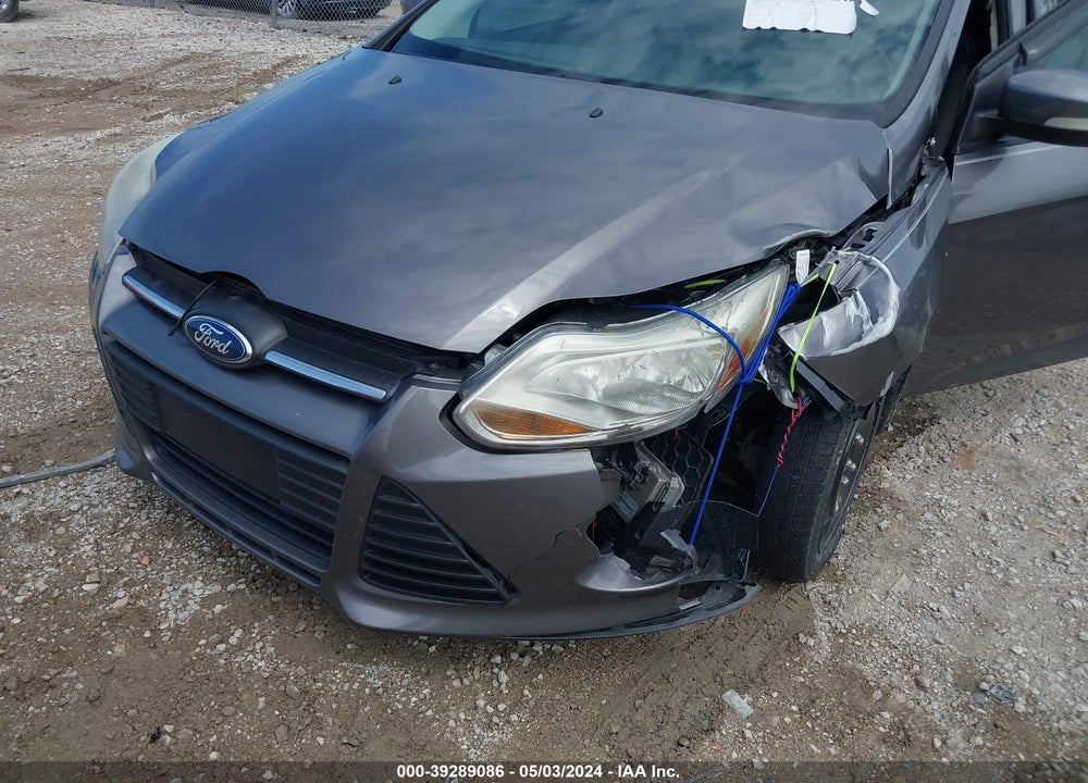 2014 FORD FOCUS SE VIN: 1FADP3K2XEL387732