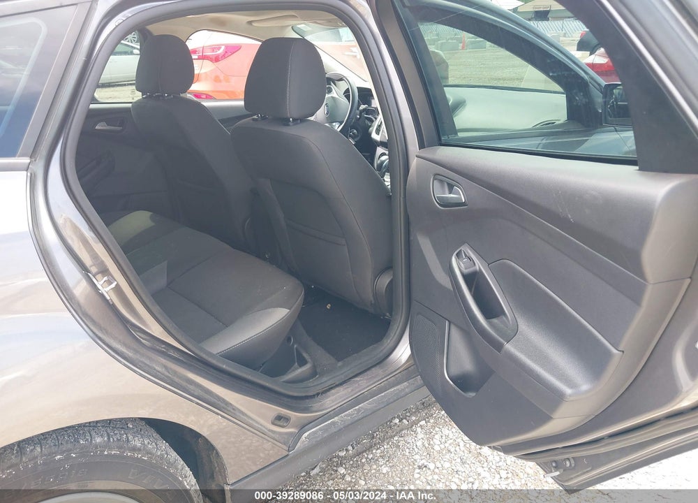 2014 FORD FOCUS SE VIN: 1FADP3K2XEL387732