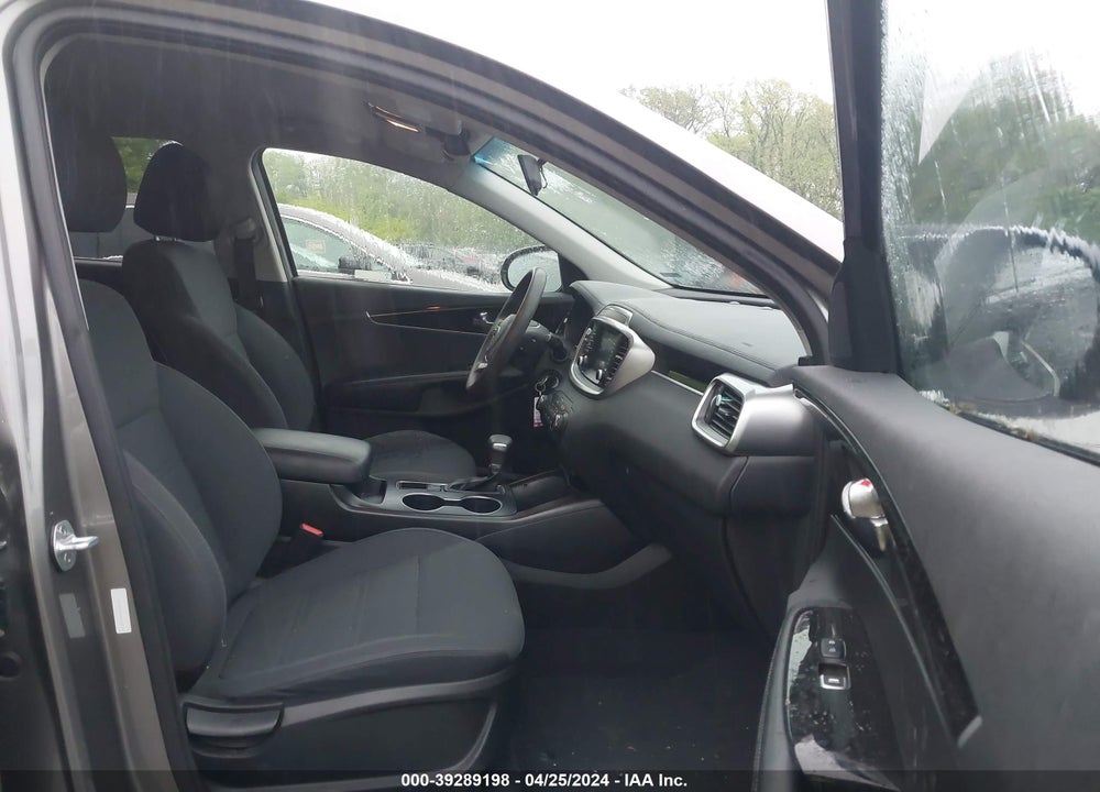 2019 KIA SORENTO 2.4L LX VIN: 5XYPG4A3XKG542715