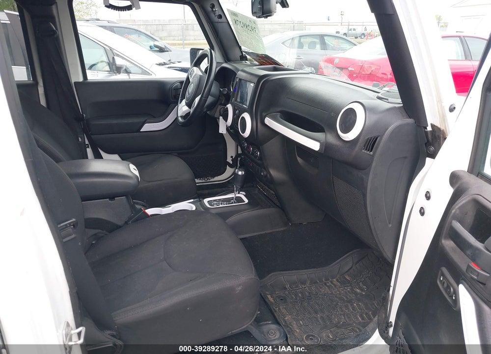 2015 JEEP WRANGLER UNLIMITED SPORT VIN: 1C4BJWDG5FL621807