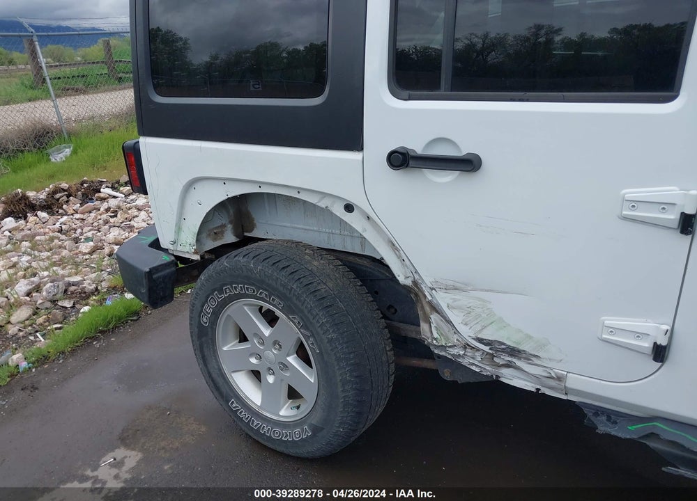 2015 JEEP WRANGLER UNLIMITED SPORT VIN: 1C4BJWDG5FL621807