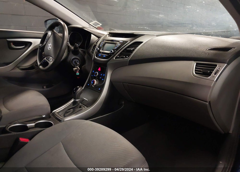 2014 HYUNDAI ELANTRA SE VIN: 5NPDH4AE0EH538543