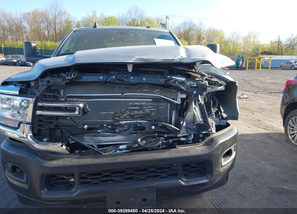 2022 RAM 3500 TRADESMAN  4X4 8' BOX VIN: 3C63R3GL9NG244583